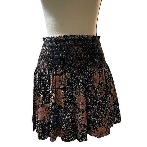 Zadig & Voltaire Silk Smocked Waist Mini Skirt Jesse Print in Noir Sz. Small - Picture 5 of 11